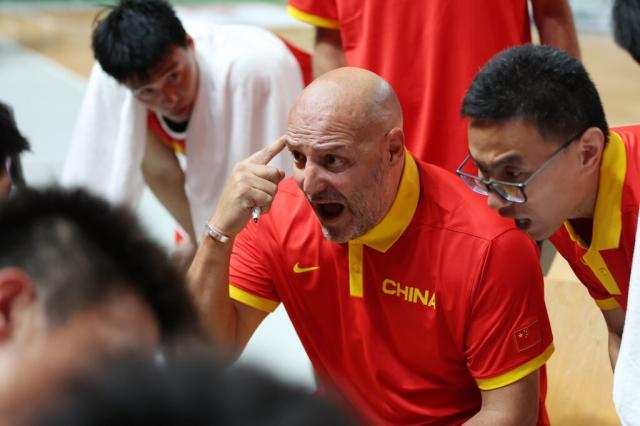 新球体育-乔尔杰维奇:中国男篮不缺人才 他们接受我的理念