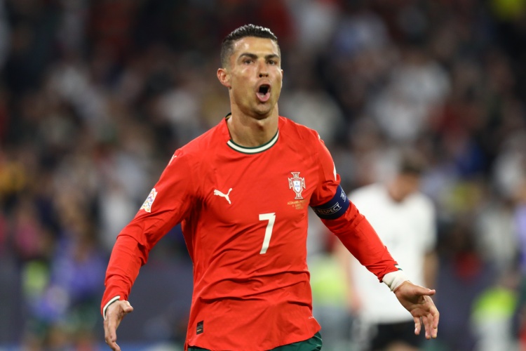 约克:C罗在足球上和梅西相当;C罗以后可以去拍电影比如速激