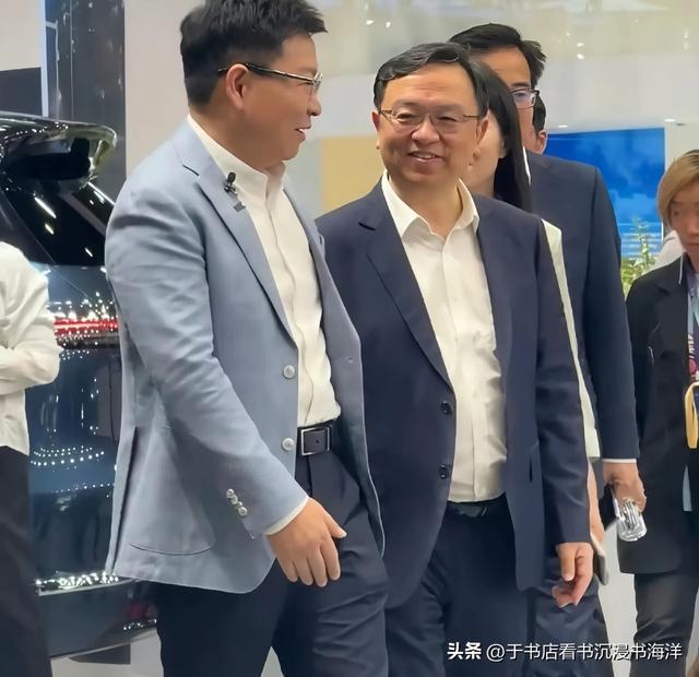 球探体育即时比分比分-王传福打卡问界展台 余承东亲自讲解:中国车企从竞争走向竞合
